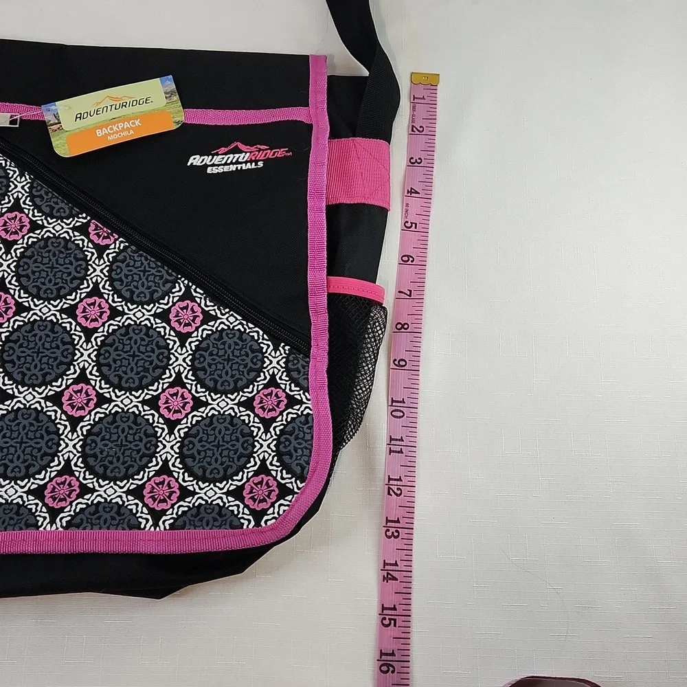 AdventuRidge Essentials messenger bag backpack. Size 16x15